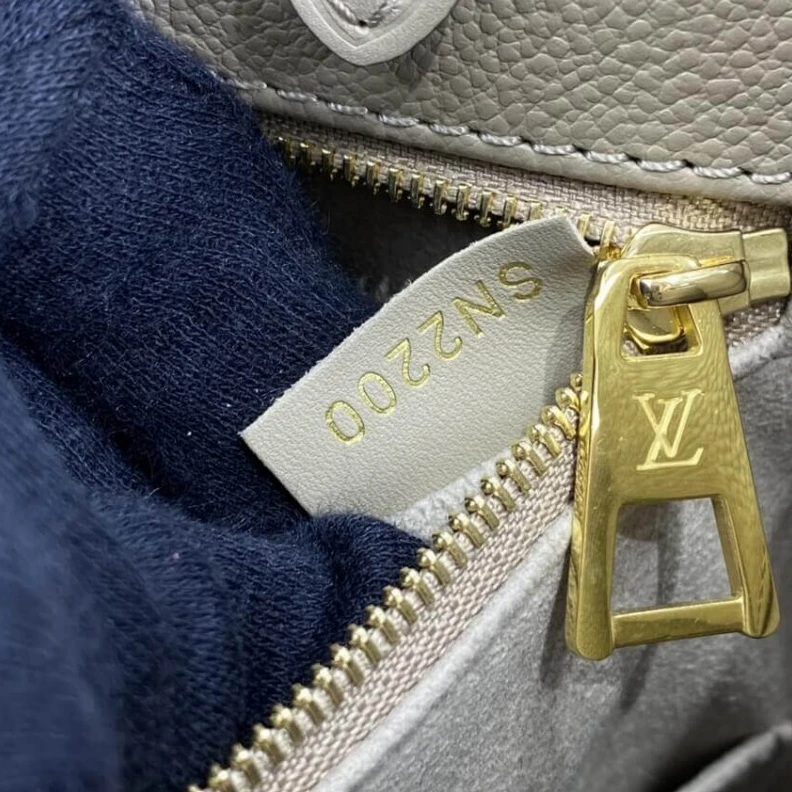 Replica bags lv Inside fl Louis Vuitton Onthego MM Grey