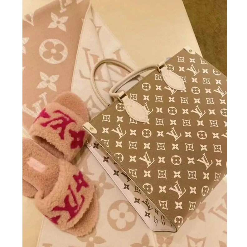 Lv belts replica Grained c Louis Vuitton Onthego MM Khaki Beige