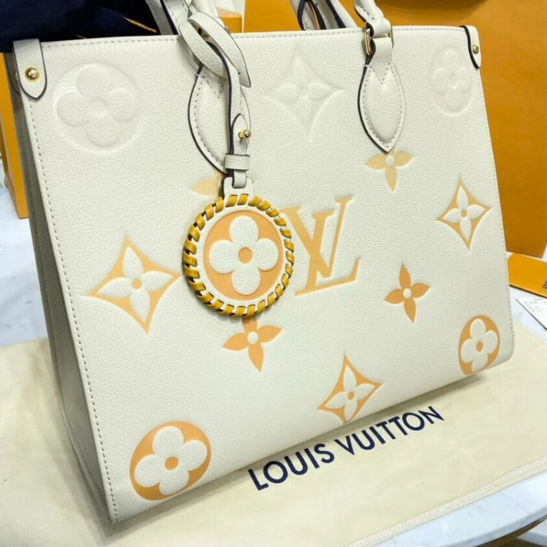 Mythick Goldcolor Louis Vuitton Onthego MM