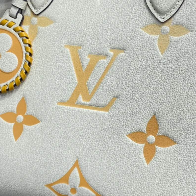Mythick Goldcolor Louis Vuitton Onthego MM