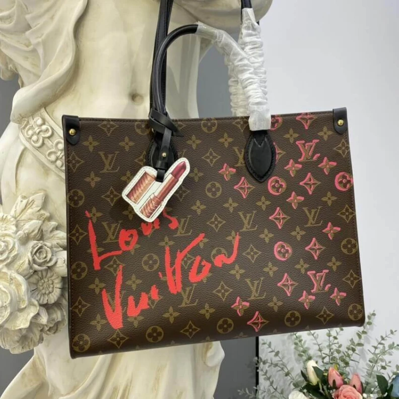 Mythick ru Cowhidele Louis Vuitton Onthego MM