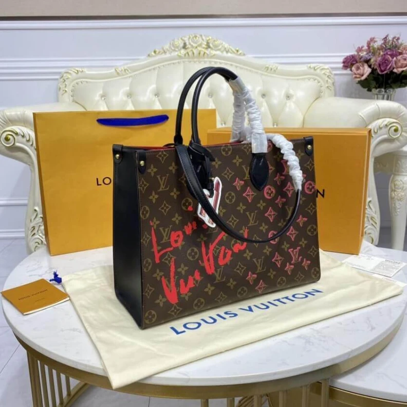 Mythick ru Cowhidele Louis Vuitton Onthego MM