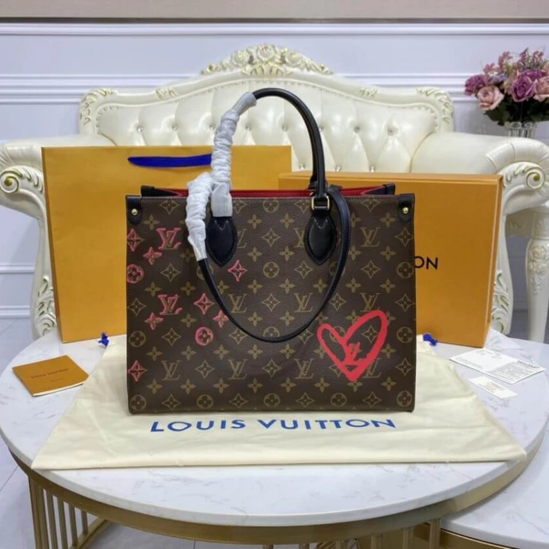 Mythick ru Cowhidele Louis Vuitton Onthego MM