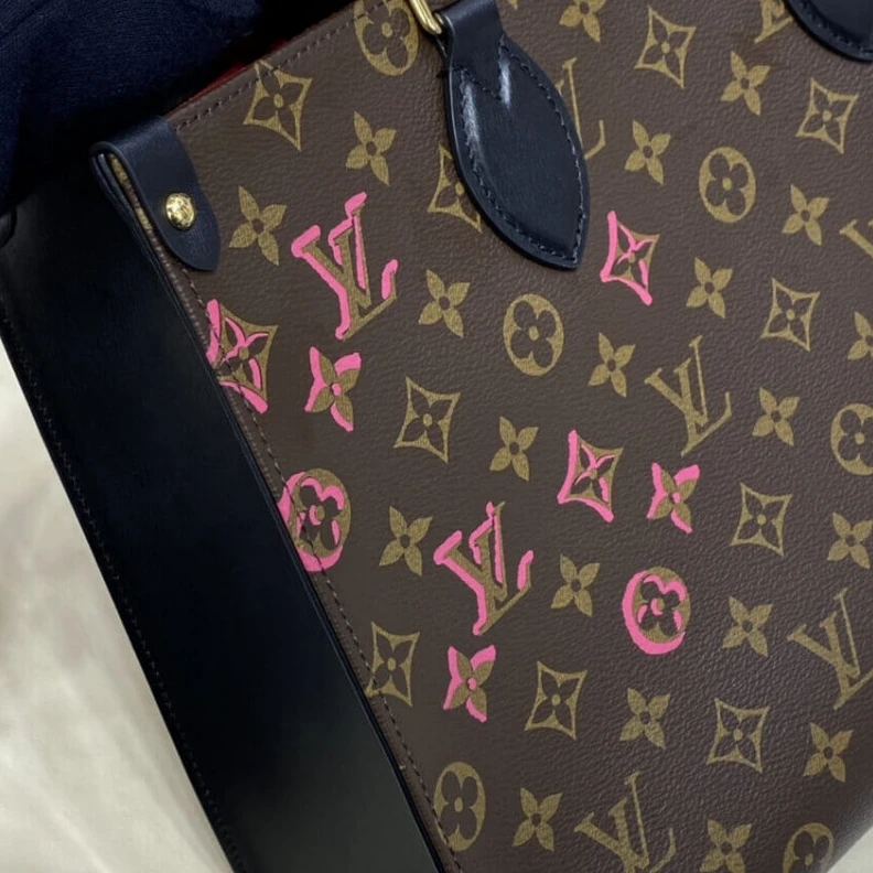 Mythick ru Cowhidele Louis Vuitton Onthego MM