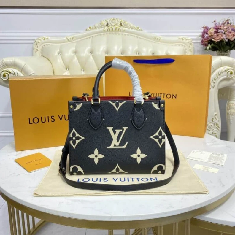 Mythick Inside fl Louis Vuitton Onthego PM Black Beige
