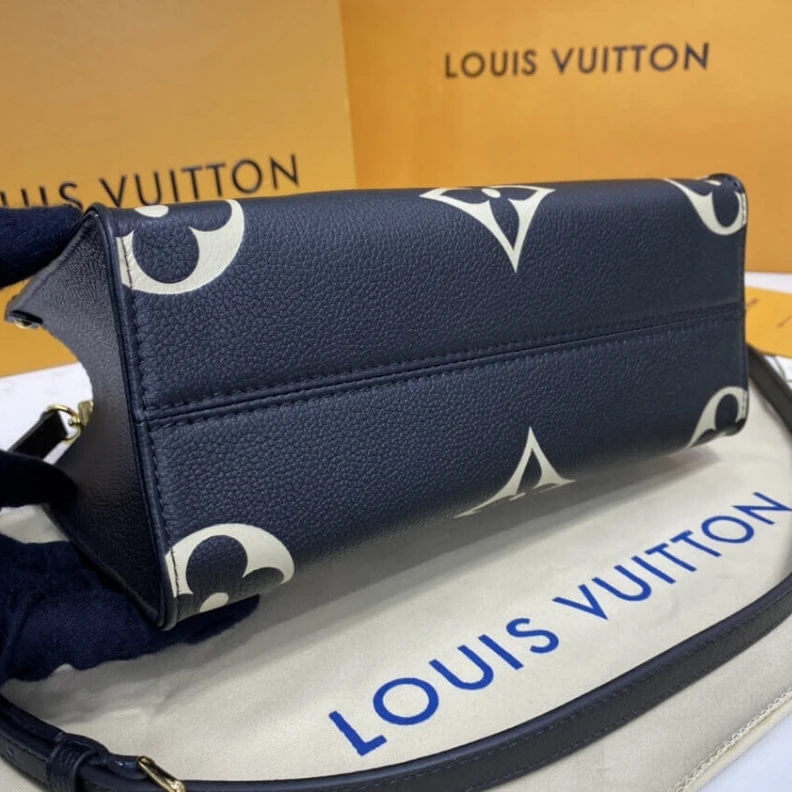 Mythick Inside fl Louis Vuitton Onthego PM Black Beige