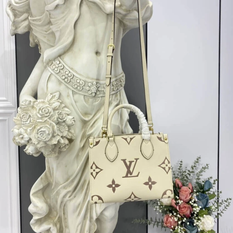 Mythick.ru 4 riveted Louis Vuitton Onthego PM Cream Bois de Rose Pink