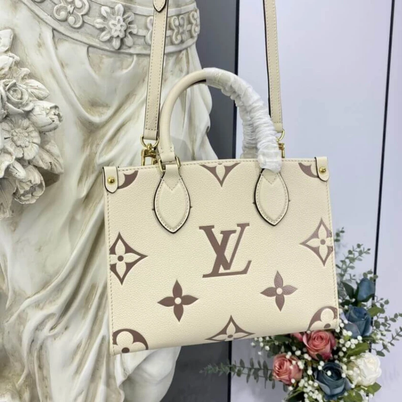 Mythick.ru 4 riveted Louis Vuitton Onthego PM Cream Bois de Rose Pink