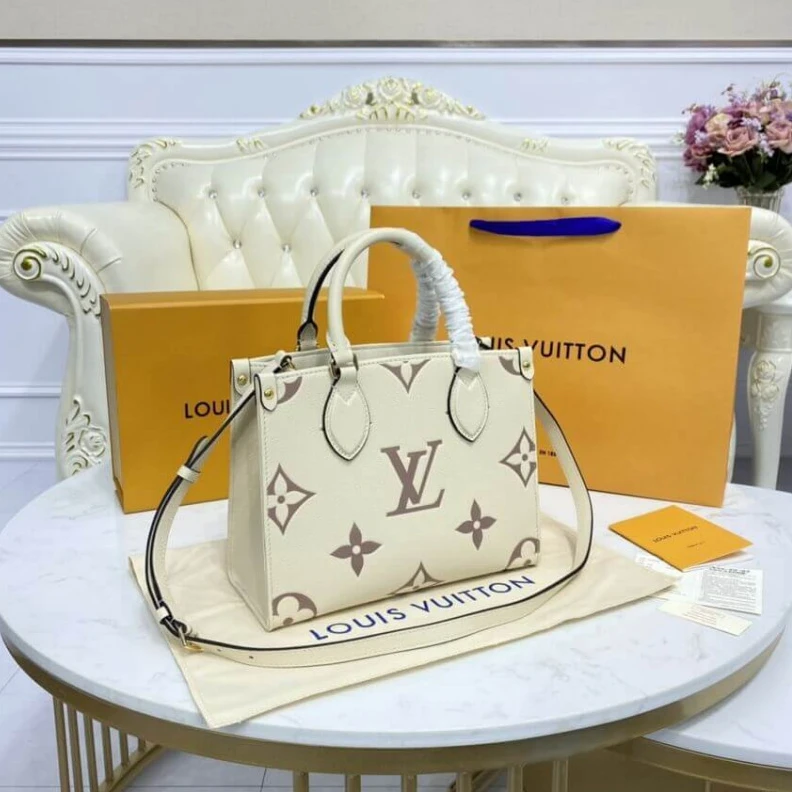 Mythick.ru 4 riveted Louis Vuitton Onthego PM Cream Bois de Rose Pink