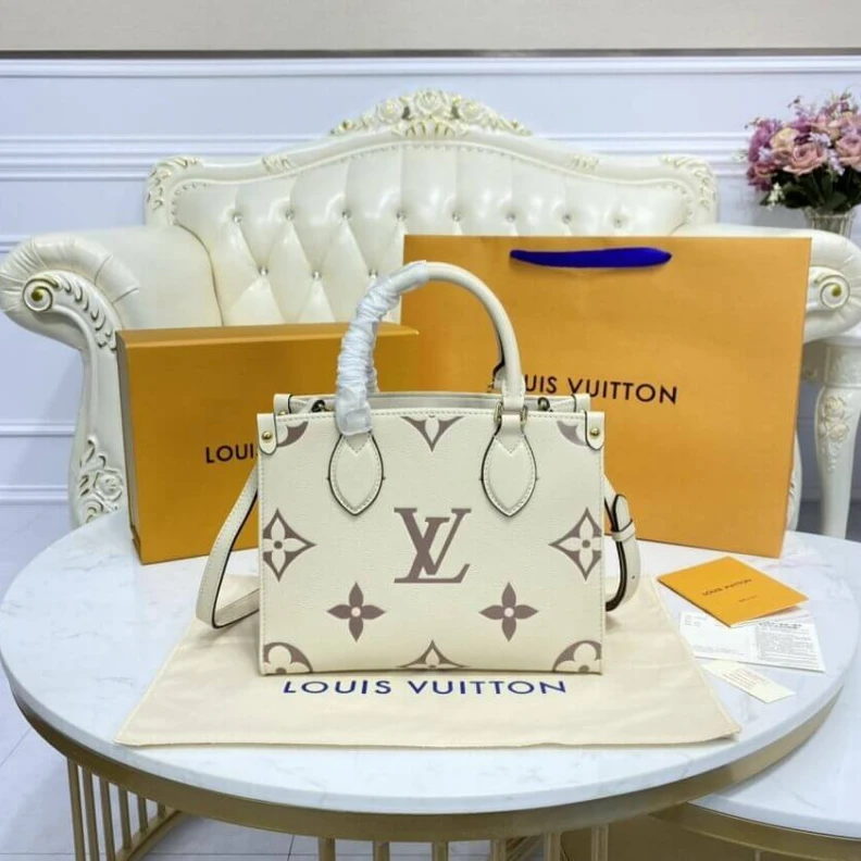 Mythick.ru 4 riveted Louis Vuitton Onthego PM Cream Bois de Rose Pink