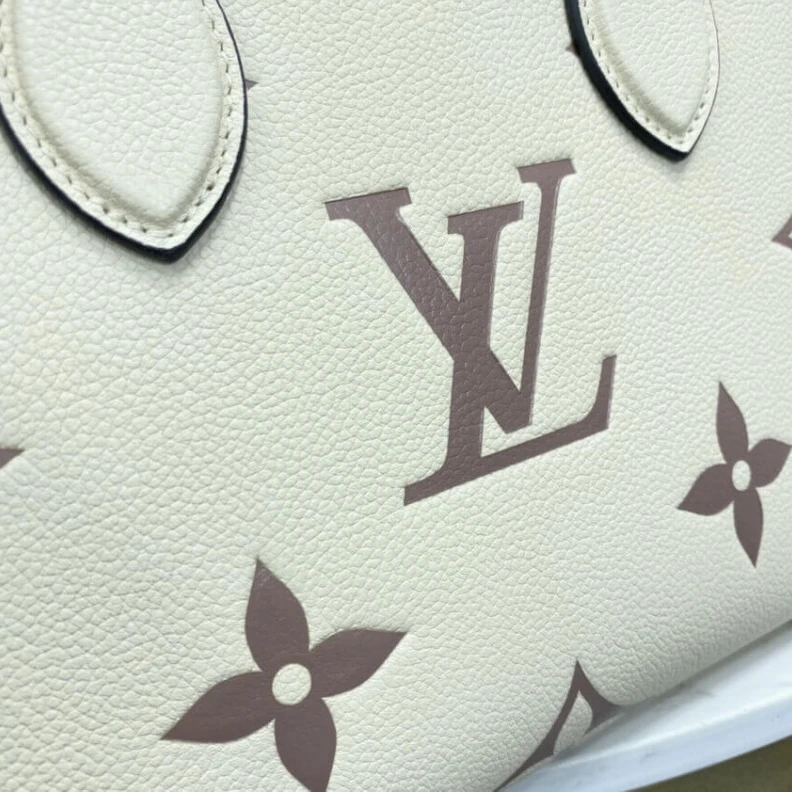Mythick.ru 4 riveted Louis Vuitton Onthego PM Cream Bois de Rose Pink