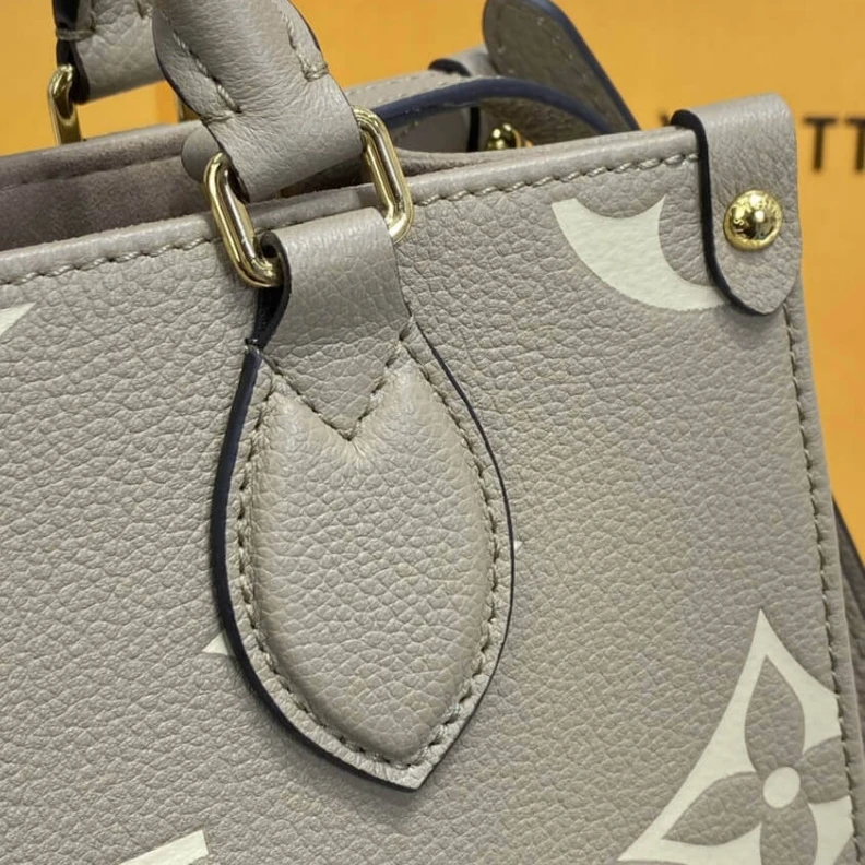 Mythick ru Inside do Louis Vuitton Onthego PM Tourterelle Beige Cream