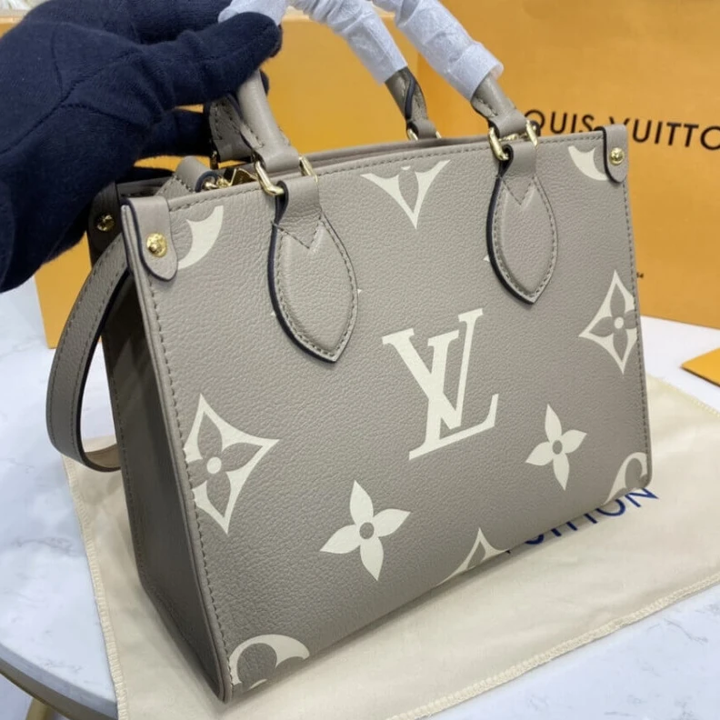 Mythick ru Inside do Louis Vuitton Onthego PM Tourterelle Beige Cream