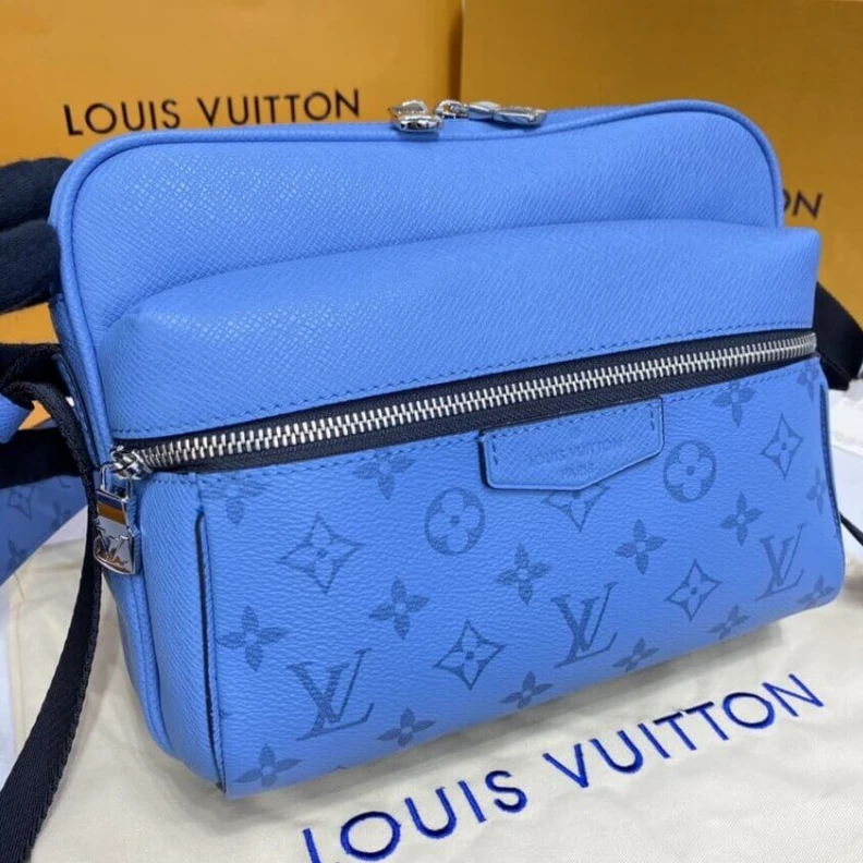 Mythick ru Coated ca Louis Vuitton Outdoor Messenger Blue