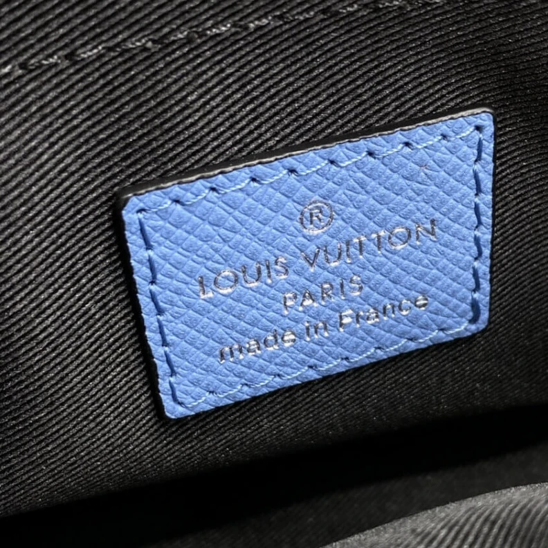 Mythick ru Coated ca Louis Vuitton Outdoor Messenger Blue