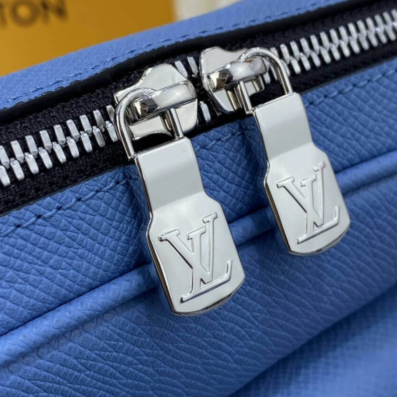 Mythick ru Coated ca Louis Vuitton Outdoor Messenger Blue