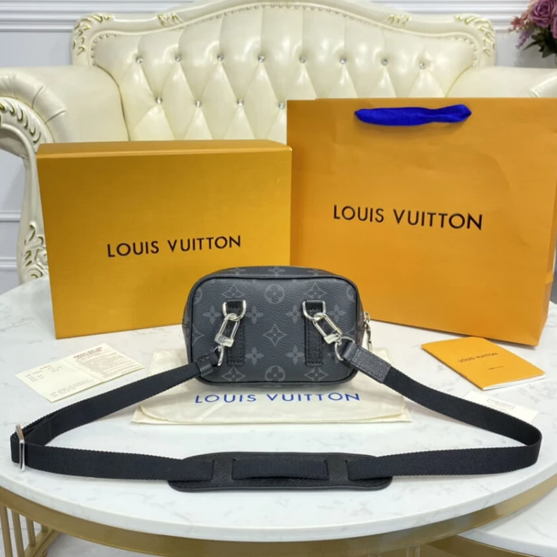 Top lv Strap Dro Louis Vuitton Outdoor Pouch Black