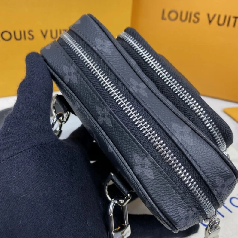 Top lv Strap Dro Louis Vuitton Outdoor Pouch Black