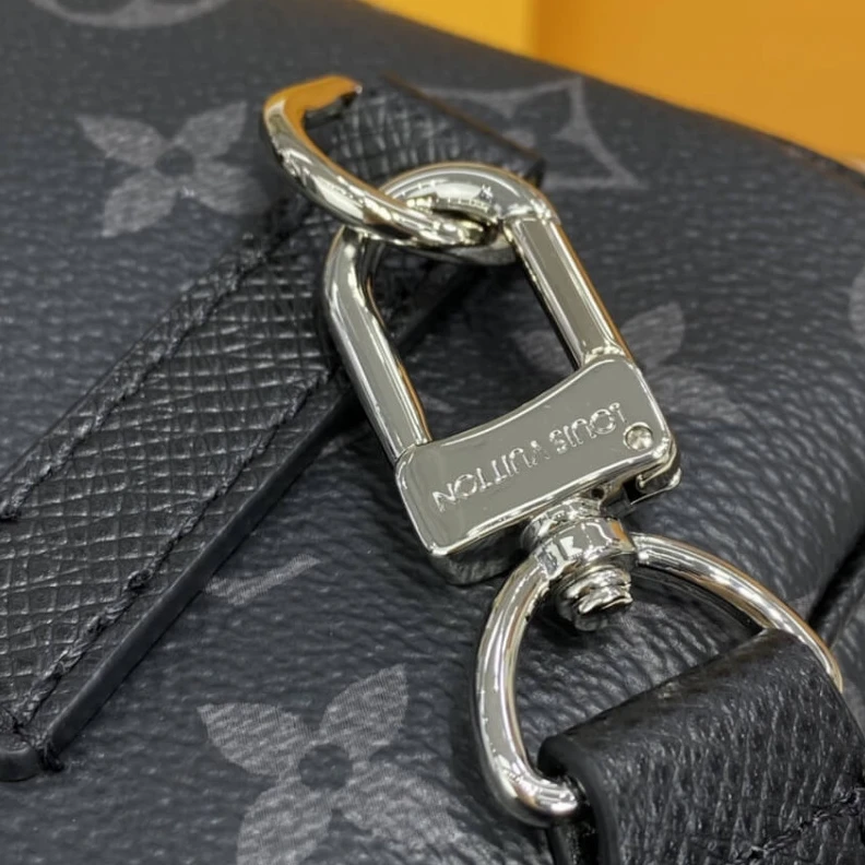Top lv Strap Dro Louis Vuitton Outdoor Pouch Black
