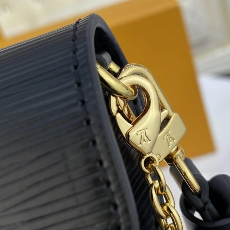 Louis vuitton locations Chain Dro Louis Vuitton Padlock On Strap Black