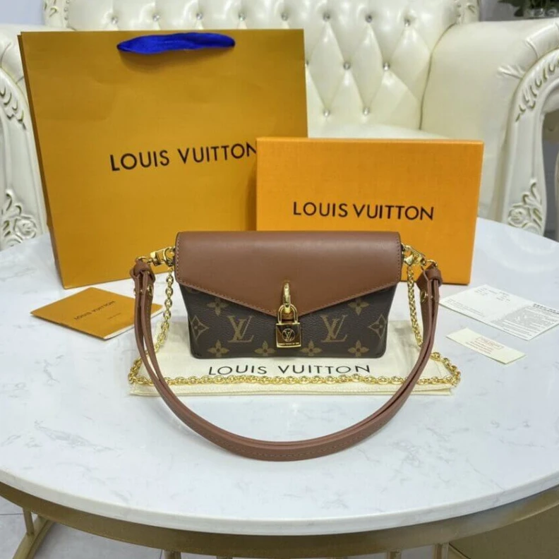 Mythick Chain Dro Louis Vuitton Padlock On Strap Caramel