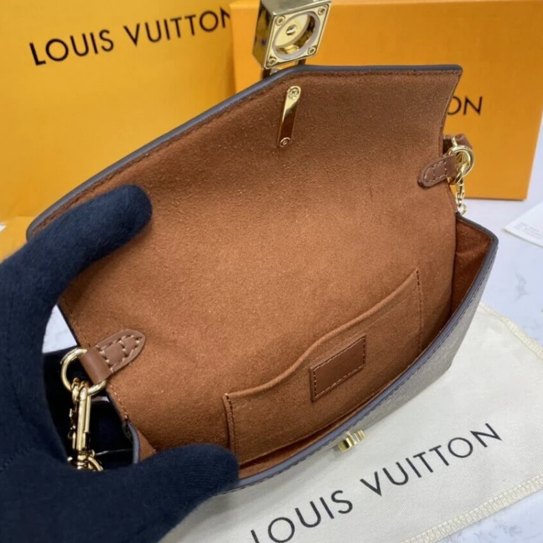 Mythick Chain Dro Louis Vuitton Padlock On Strap Caramel