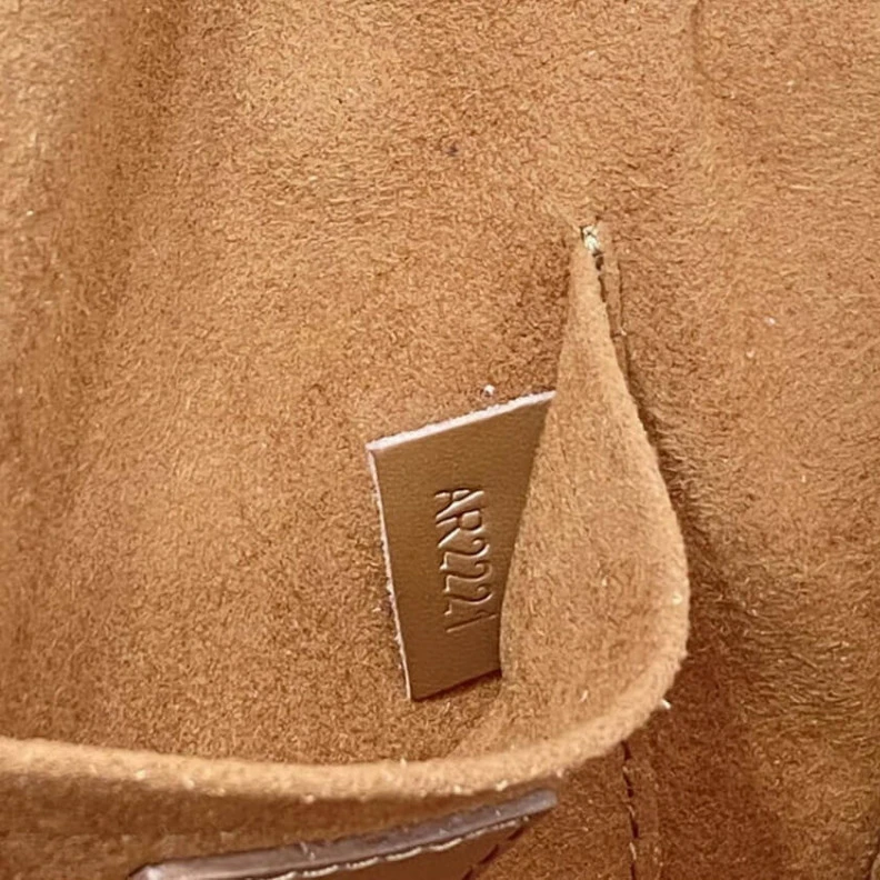 Mythick Chain Dro Louis Vuitton Padlock On Strap Caramel