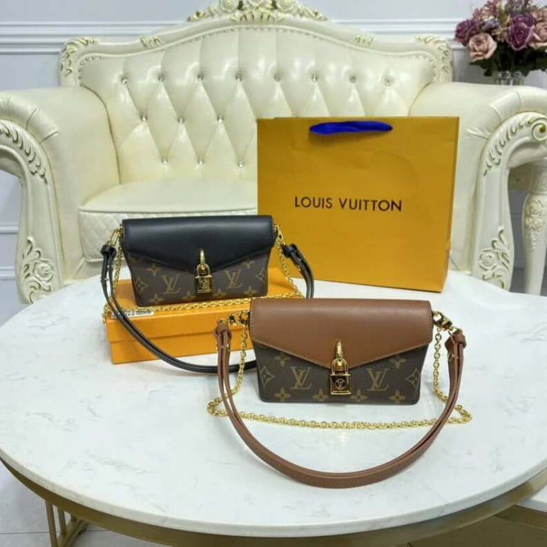 Mythick Chain Dro Louis Vuitton Padlock On Strap Caramel