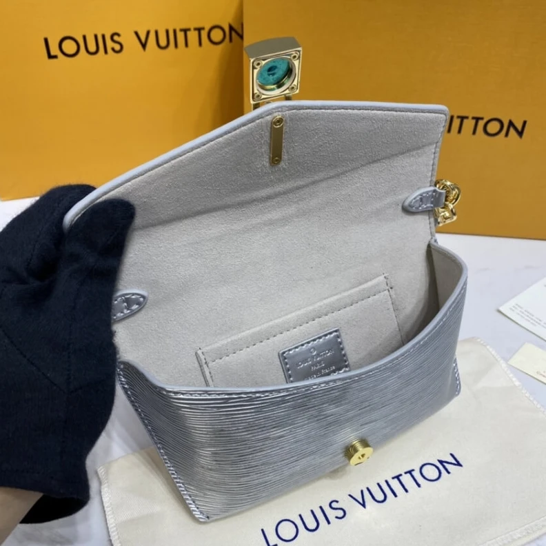 Lv belts replica Strap : R Louis Vuitton Padlock On Strap Silver