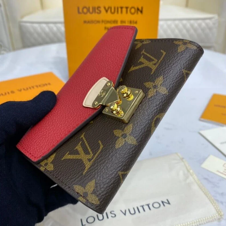 Top lv Slock clo Louis Vuitton Pallas Compact Wallet