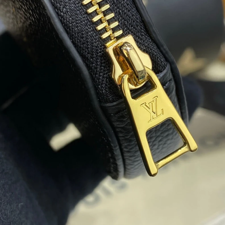 Replica bags The House’ Louis Vuitton Papillon BB Black Beige