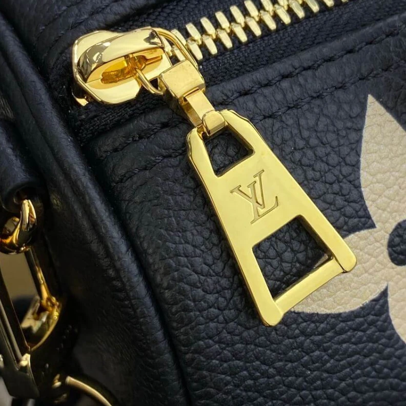Replica bags The House’ Louis Vuitton Papillon BB Black Beige