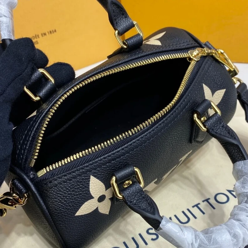 Replica bags The House’ Louis Vuitton Papillon BB Black Beige