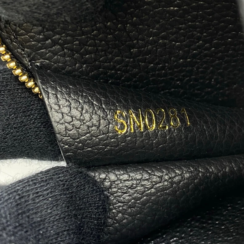 Replica bags The House’ Louis Vuitton Papillon BB Black Beige