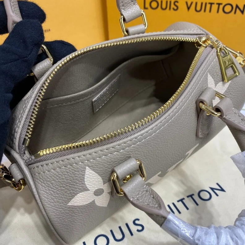Top lv Inside fl Louis Vuitton Papillon BB Tourterelle Creme