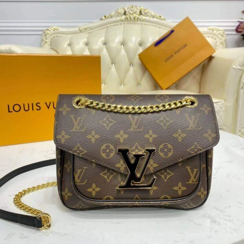 Mythick Smooth co Louis Vuitton Passy Bag
