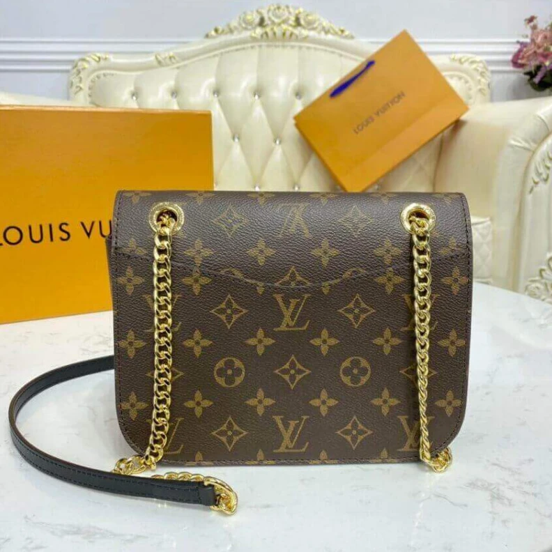 Mythick Smooth co Louis Vuitton Passy Bag