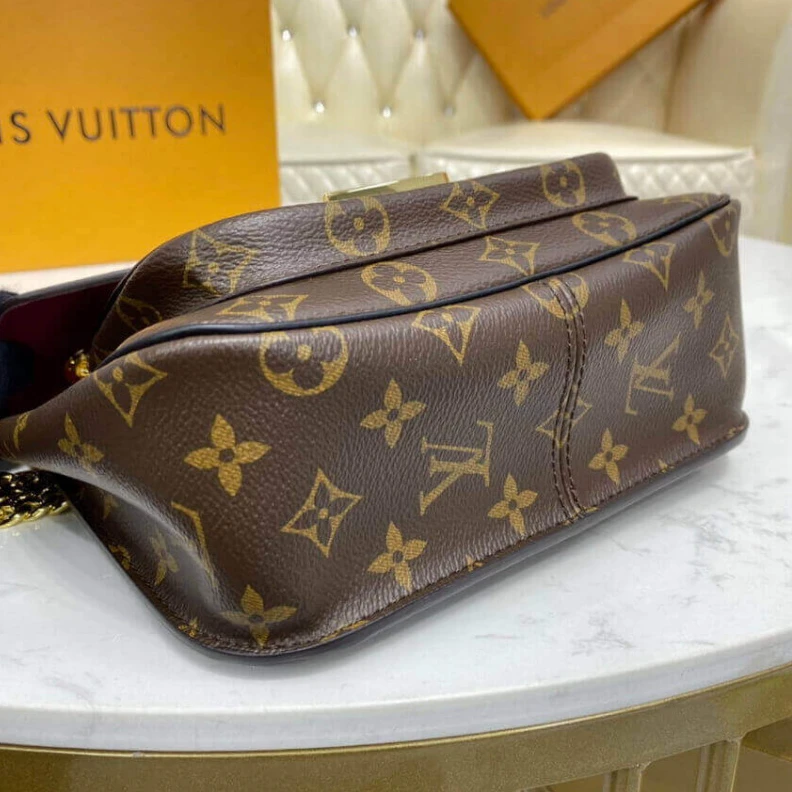 Mythick Smooth co Louis Vuitton Passy Bag