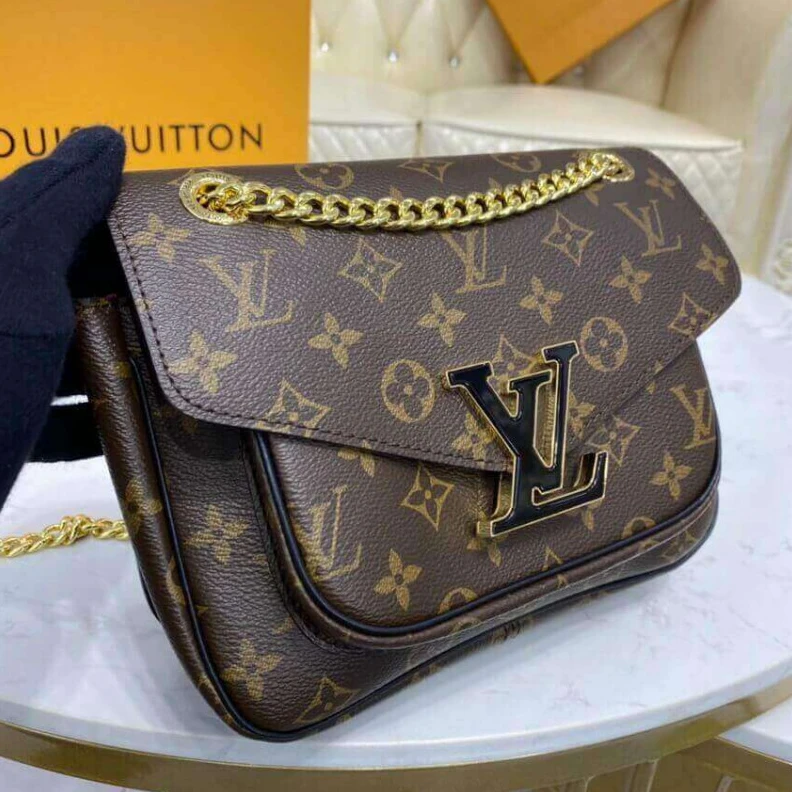 Mythick Smooth co Louis Vuitton Passy Bag