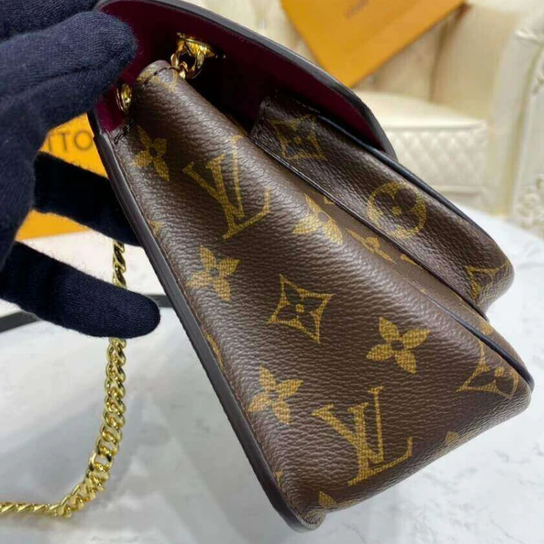 Mythick Smooth co Louis Vuitton Passy Bag