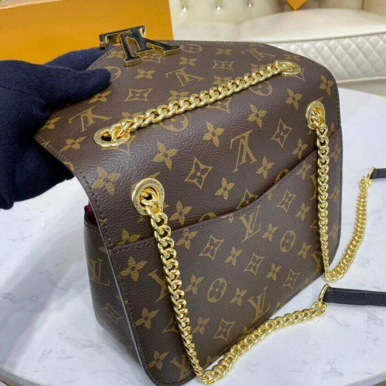 Mythick Smooth co Louis Vuitton Passy Bag