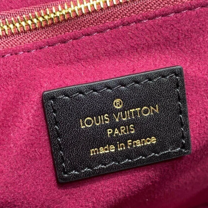 Mythick Smooth co Louis Vuitton Passy Bag