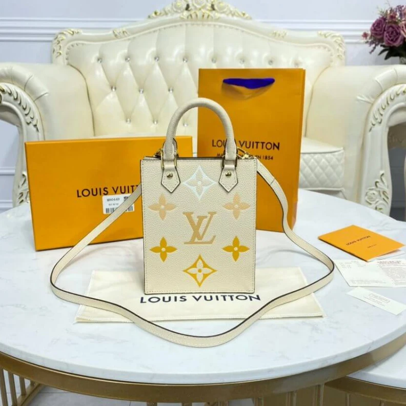 Mythick ru Cream   S Louis Vuitton Petit Sac Plat Cream