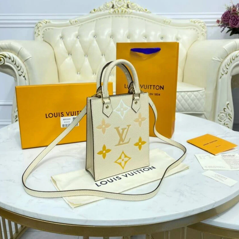 Mythick ru Cream   S Louis Vuitton Petit Sac Plat Cream