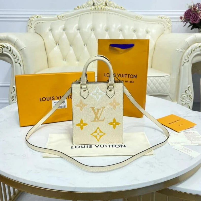 Mythick ru Cream   S Louis Vuitton Petit Sac Plat Cream