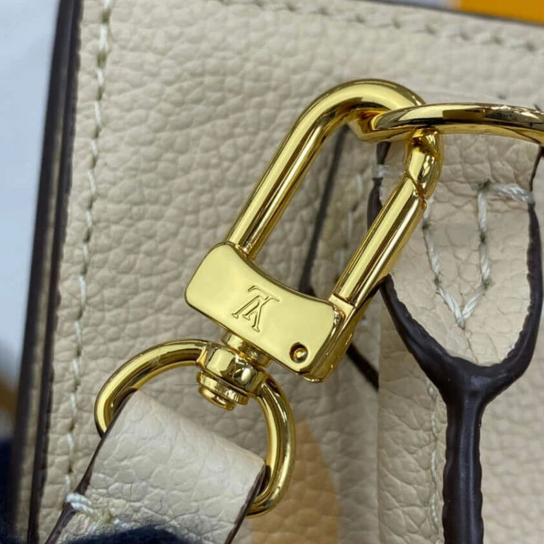 Mythick ru Cream   S Louis Vuitton Petit Sac Plat Cream