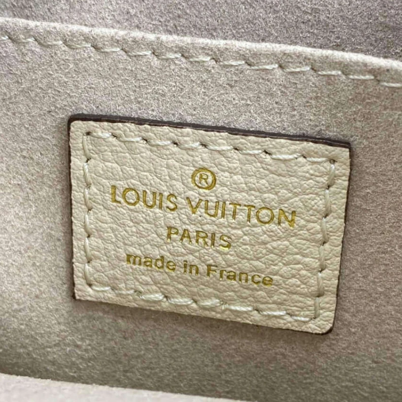 Mythick ru Cream   S Louis Vuitton Petit Sac Plat Cream