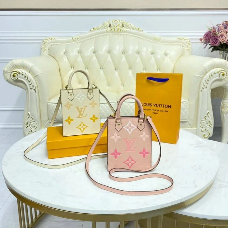 Mythick ru Cream   S Louis Vuitton Petit Sac Plat Cream