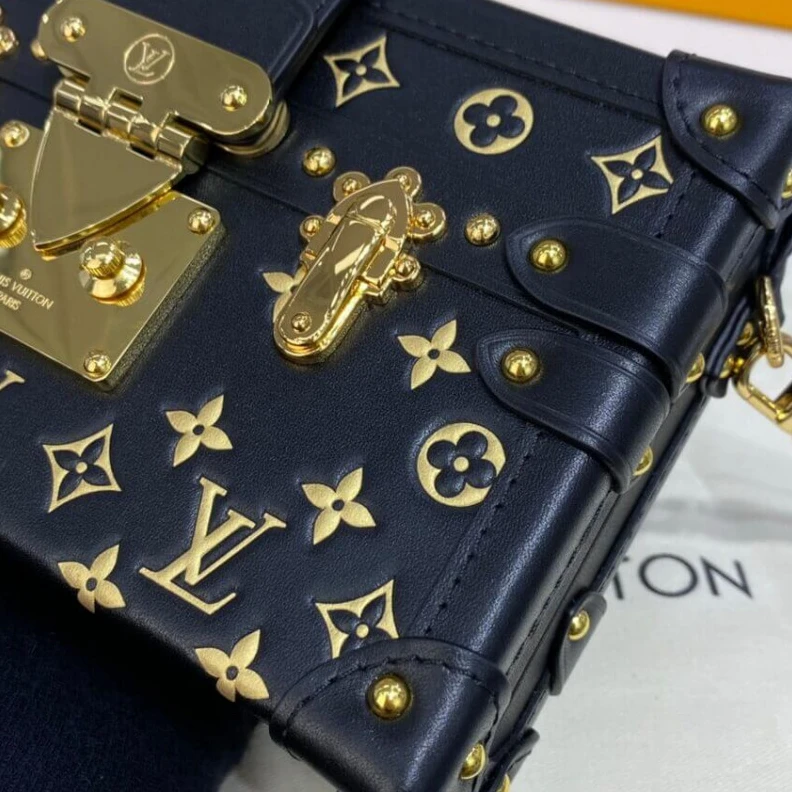 Mythick.ru Sheepskin Louis Vuitton Petite Malle Monogram Metal Bag