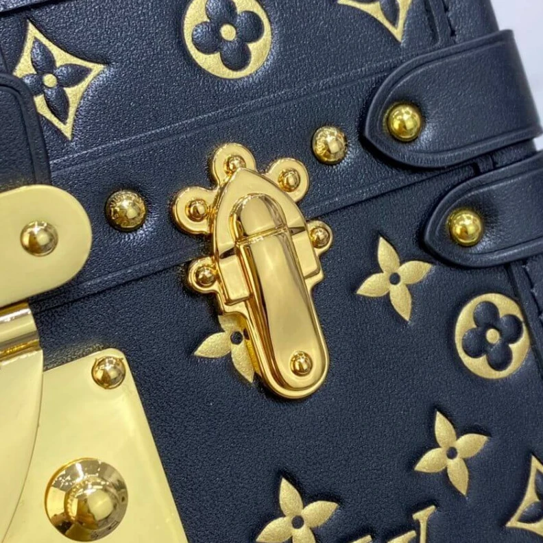 Mythick.ru Sheepskin Louis Vuitton Petite Malle Monogram Metal Bag